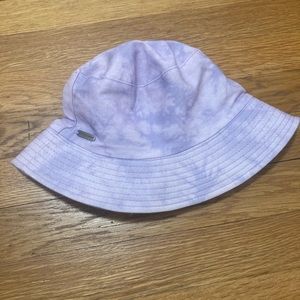 Steve Madden bucket hat